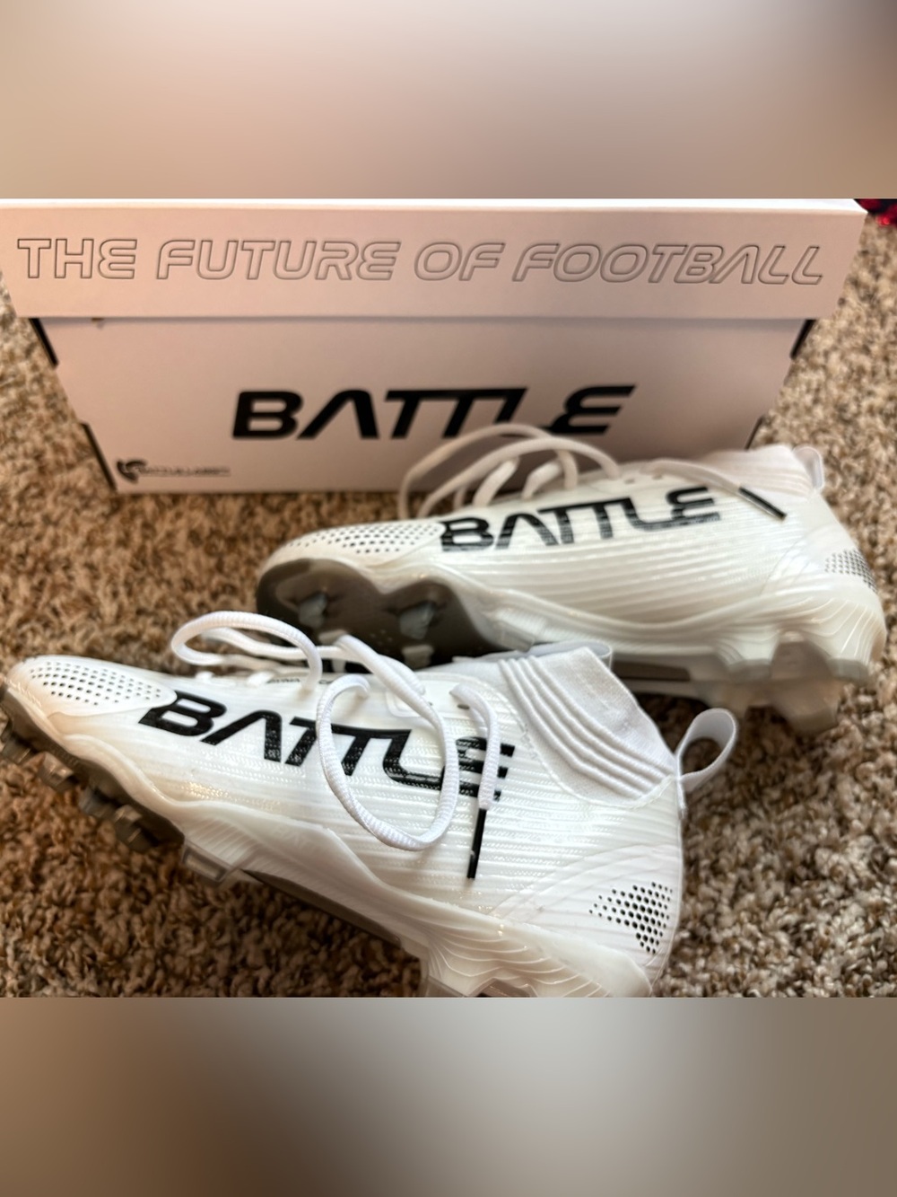 Battle AstroFly Football Cleats White Black Men’s 5.5 Women’s 7 Worn Once